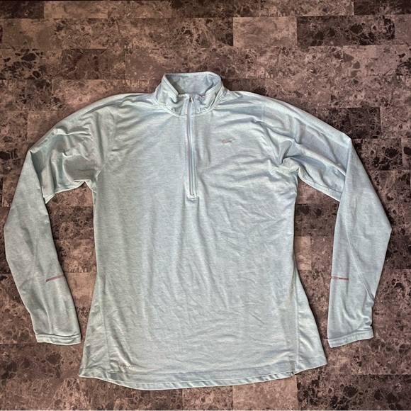 Nike Tops - Nike sweatshirt